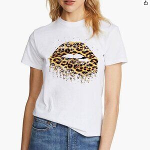 Bella Canvas Graphic Tee Cheetah Lips Print Shirt Cream SZ Small NWT